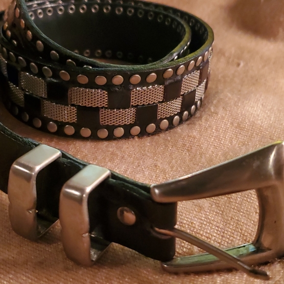 Belt - Picture 2 of 3